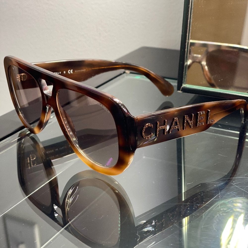 BRAND NEW! CHANEL Glamour Up Sunglasses - Picture 3 of 7
